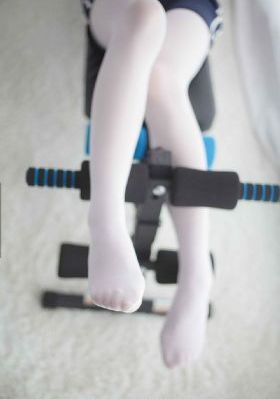 英语老师没戴罩子让我c了一节课_4K影视在线观看