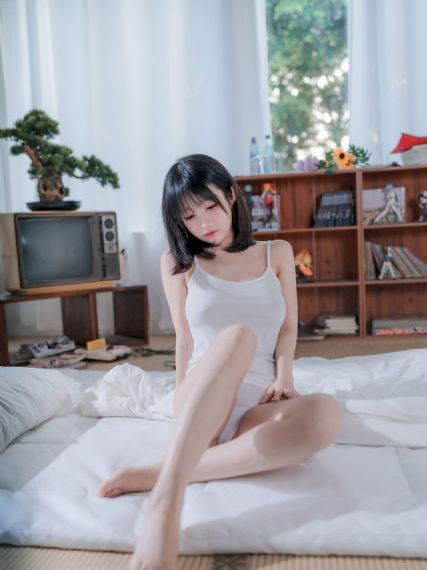 美鲍一线天_成长在线视频免费观看