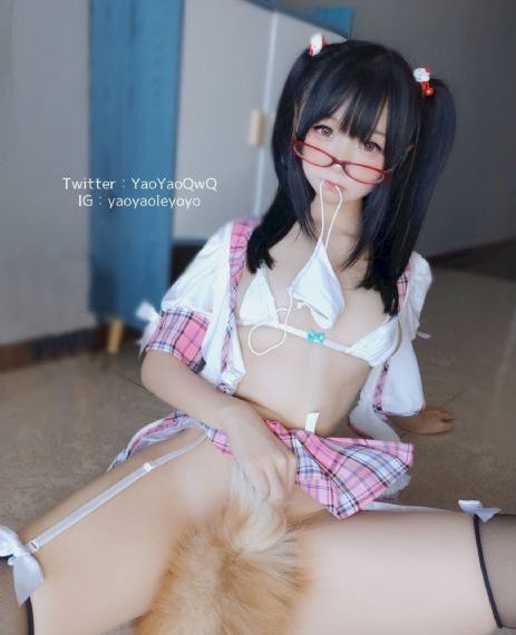 游泳池里被强好爽H_欧美电影在线