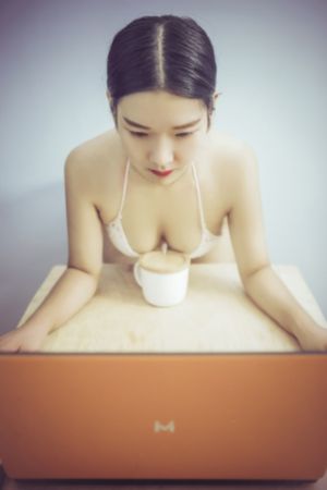 亚洲精品在线不卡_免费在线观看