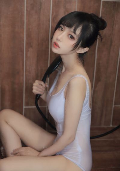 公车挺进紧窄湿润少妇_DVD国语在线观看