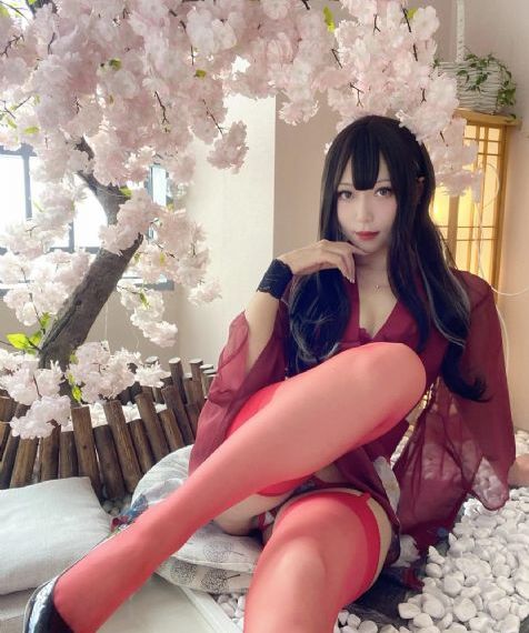 樱井莉亚紫裙在线播放_国产剧超清在线观看